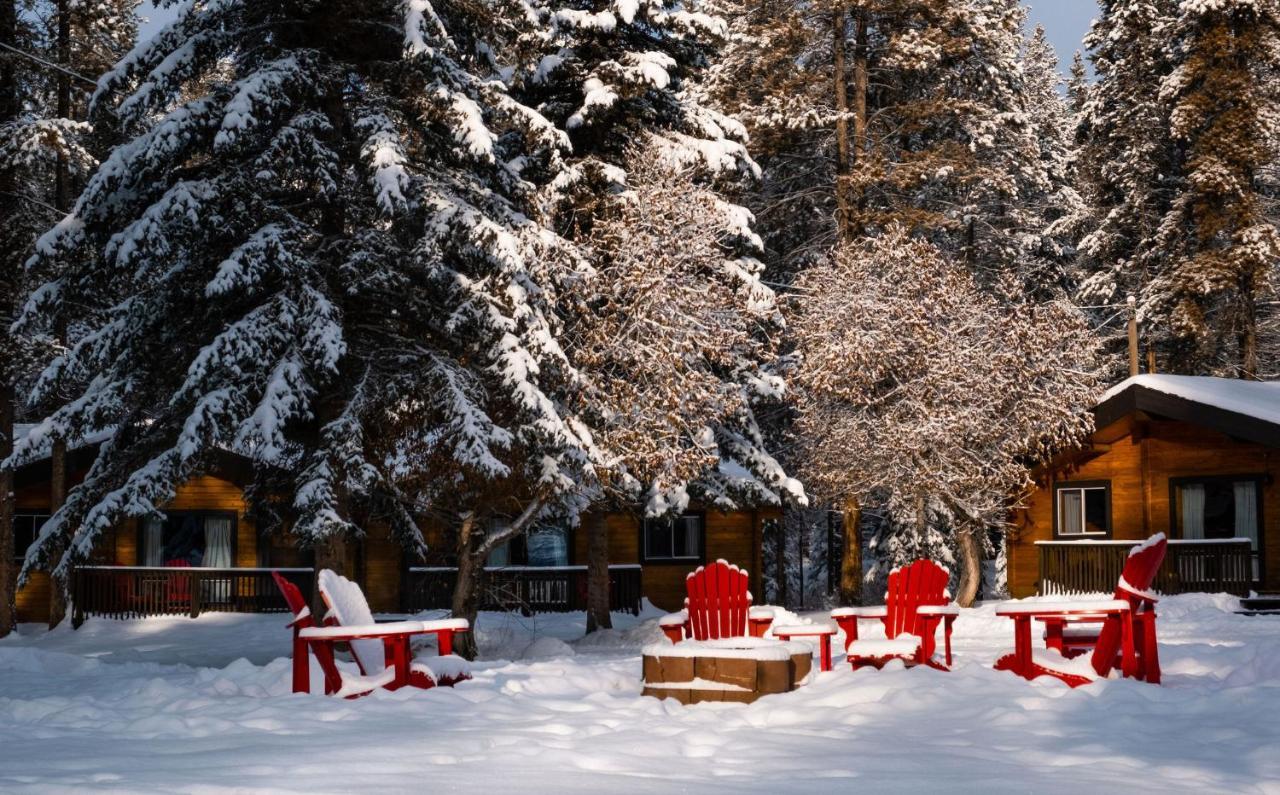 Castle Mountain Chalets Exterior photo